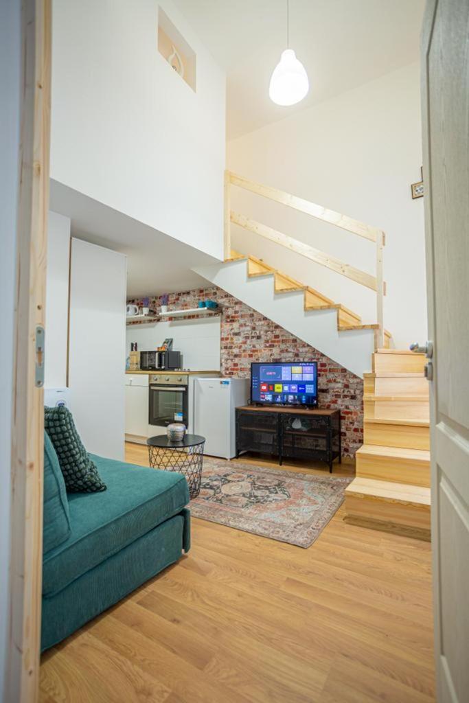 Cosy Gallery Flat In Akacfa St. Budapest Exterior photo